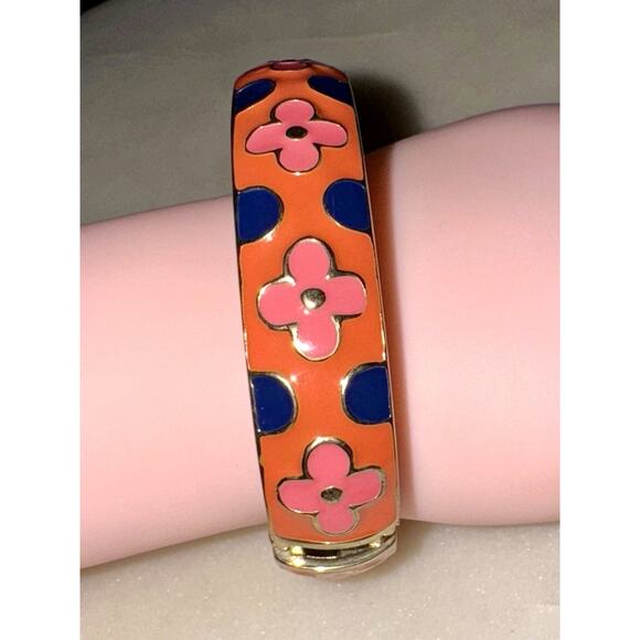 Enamel Pink Blue Flowers Clamp Spring Cuff Bangle Bracelet Goldtone Trim - Picture 2 of 9